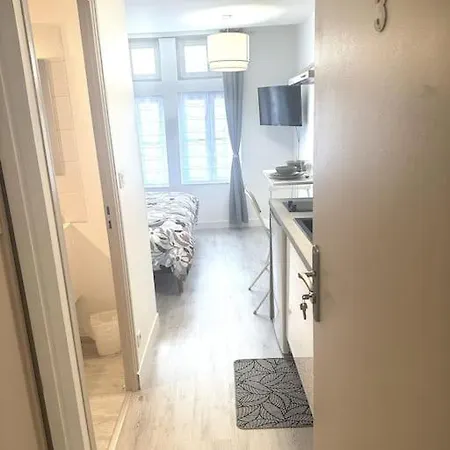Appartement Champenoise 3, - France *